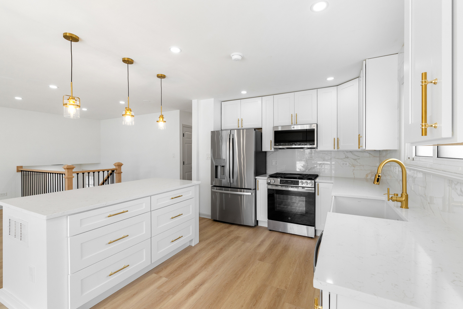 1006 Foxworth Boulevard, Lombard, IL 60148