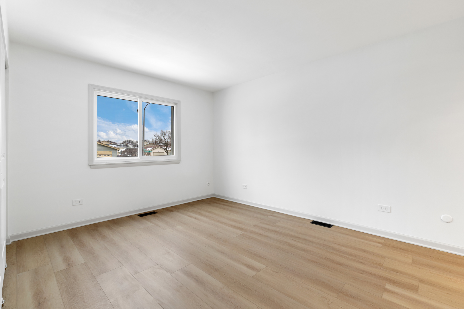 1006 Foxworth Boulevard, Lombard, IL 60148