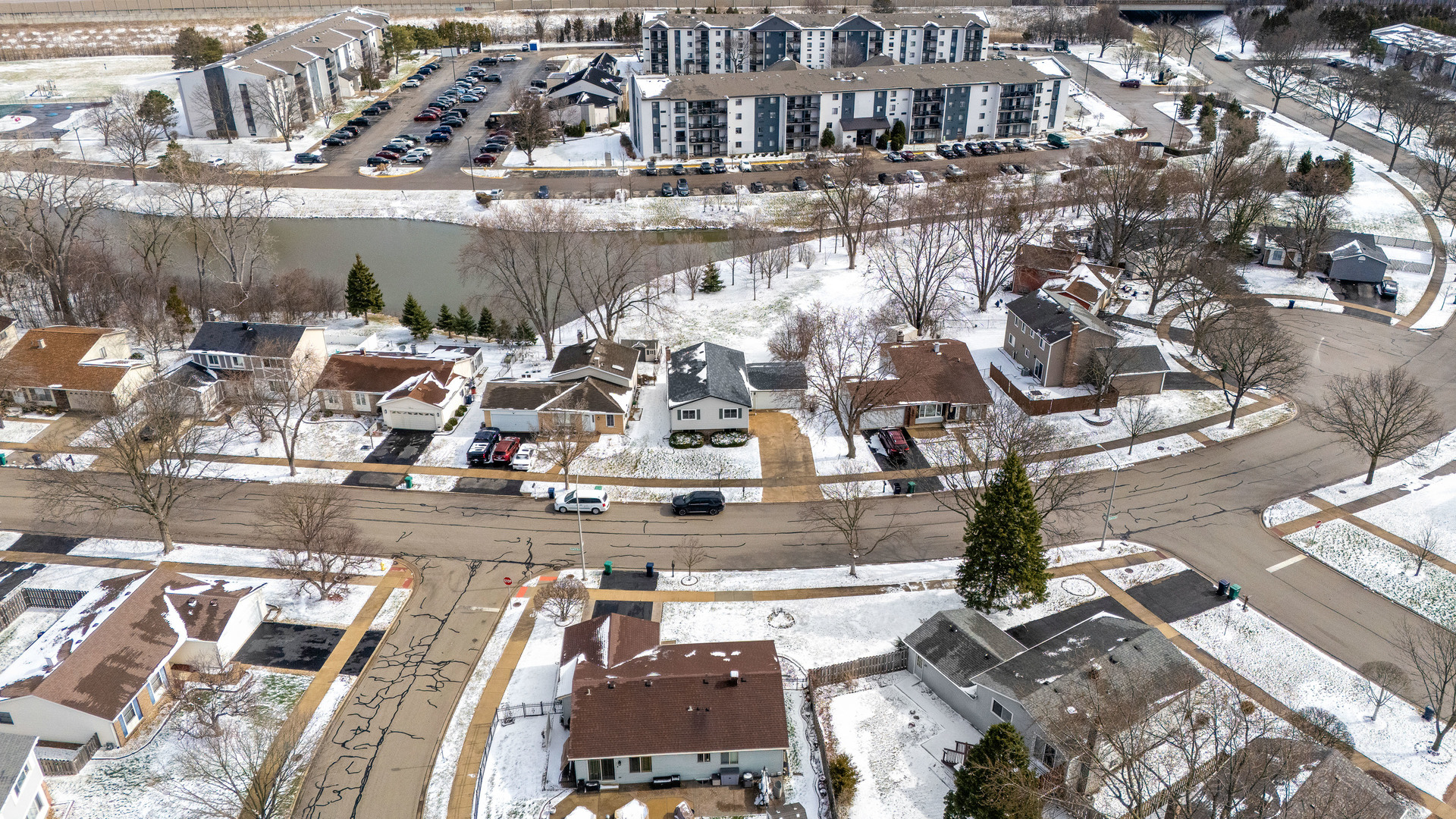 1006 Foxworth Boulevard, Lombard, IL 60148