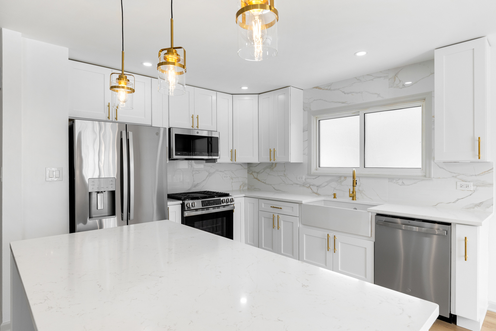 1006 Foxworth Boulevard, Lombard, IL 60148