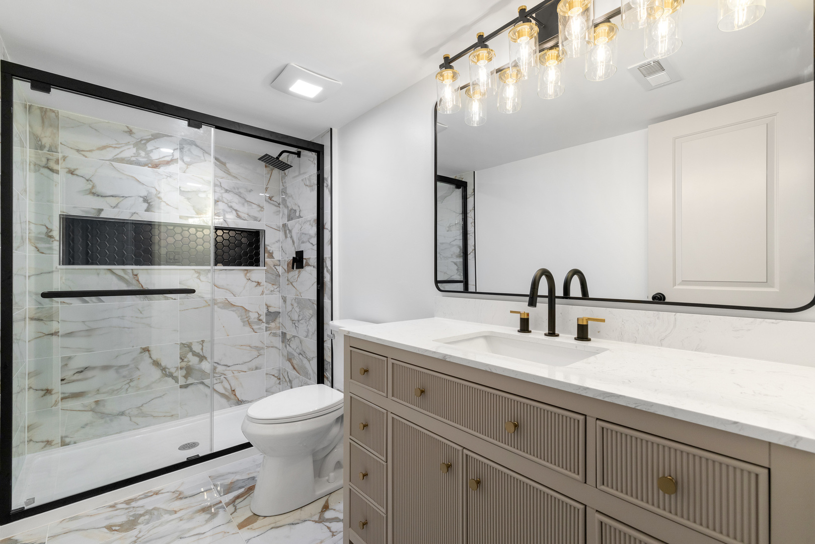 1006 Foxworth Boulevard, Lombard, IL 60148