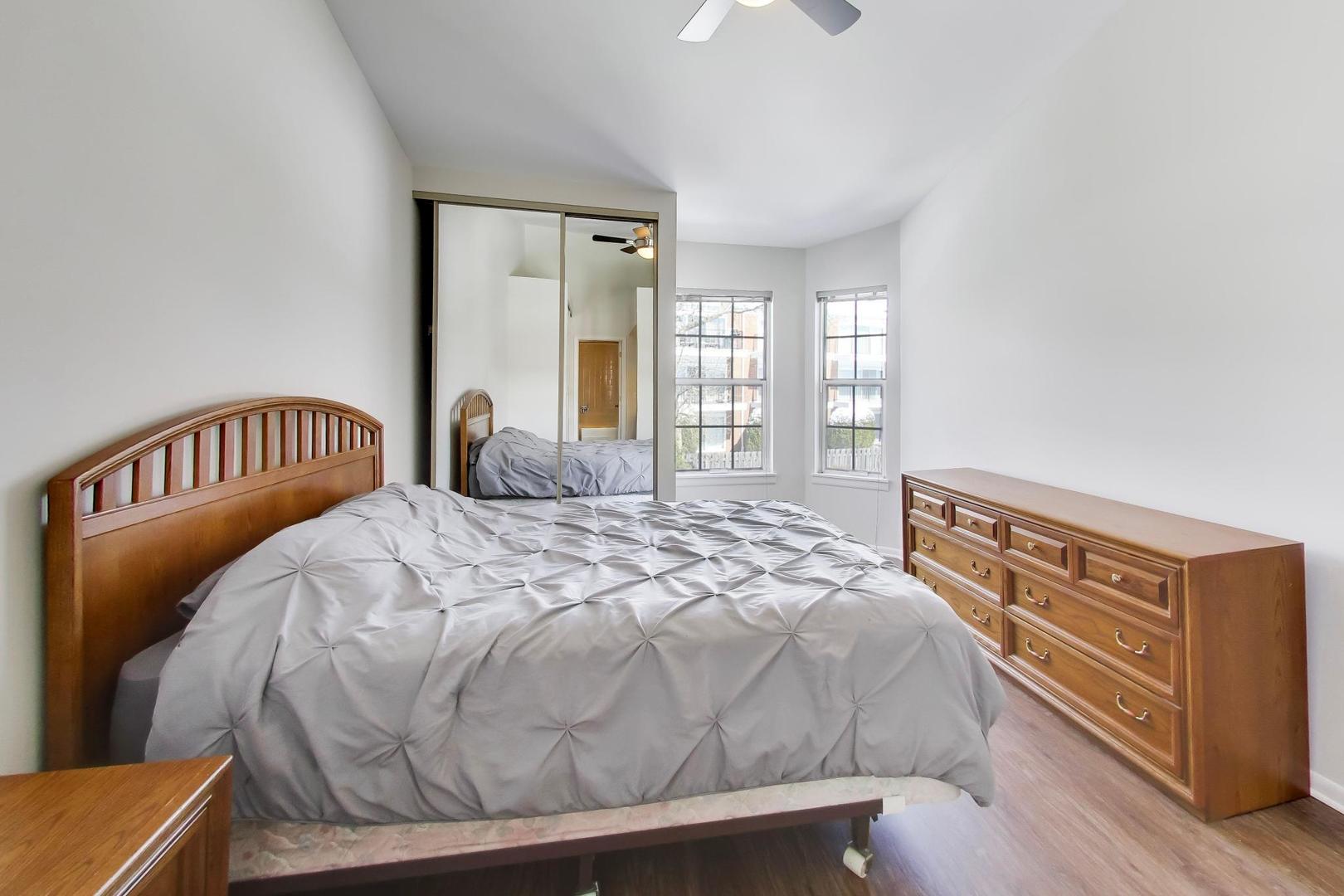 640 Sturnbridge Lane, Schaumburg, IL 60173