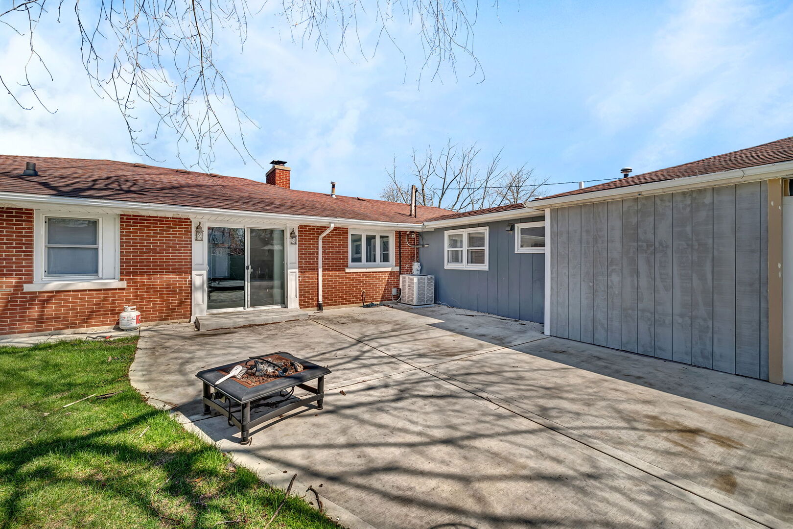 1616 Mayfield Avenue, Joliet, IL 60435