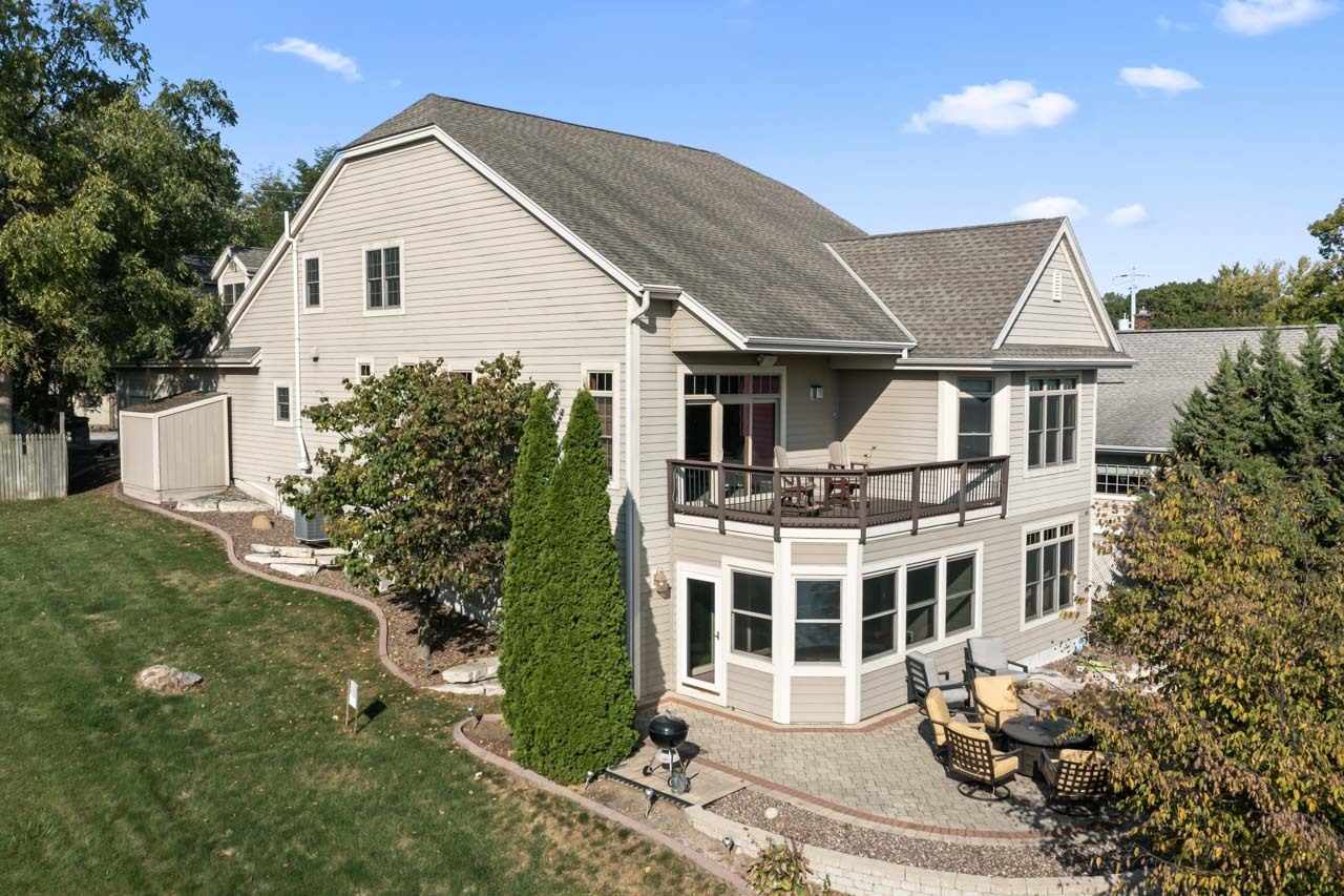 6507 Willow Court, Waterford, WI 53185