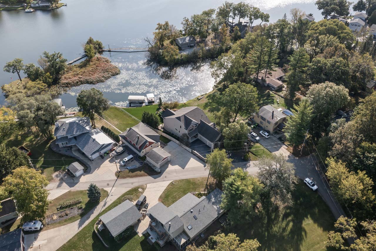 6507 Willow Court, Waterford, WI 53185