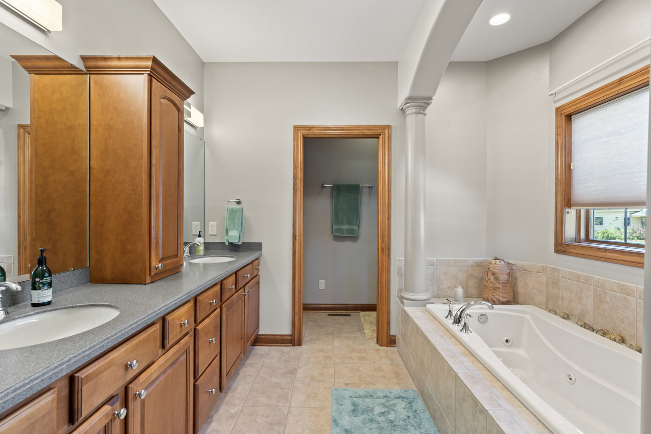 6507 Willow Court, Waterford, WI 53185