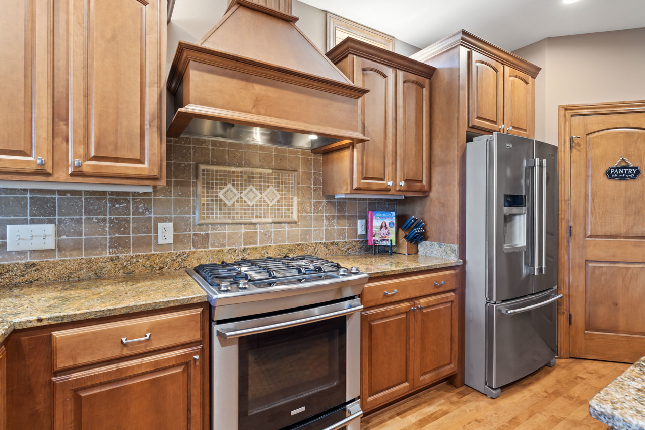 6507 Willow Court, Waterford, WI 53185