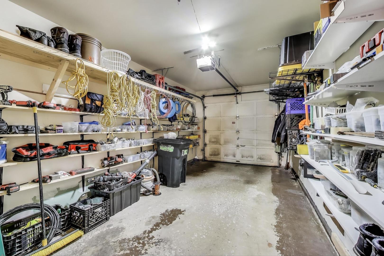 206 Country Lane, Des Plaines, IL 60016