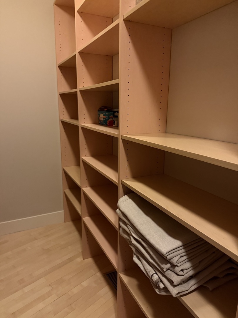 525 Senon Drive, Lemont, IL 60439