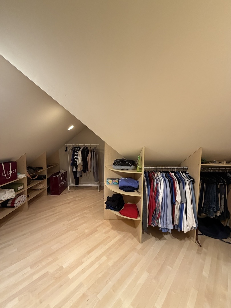 525 Senon Drive, Lemont, IL 60439