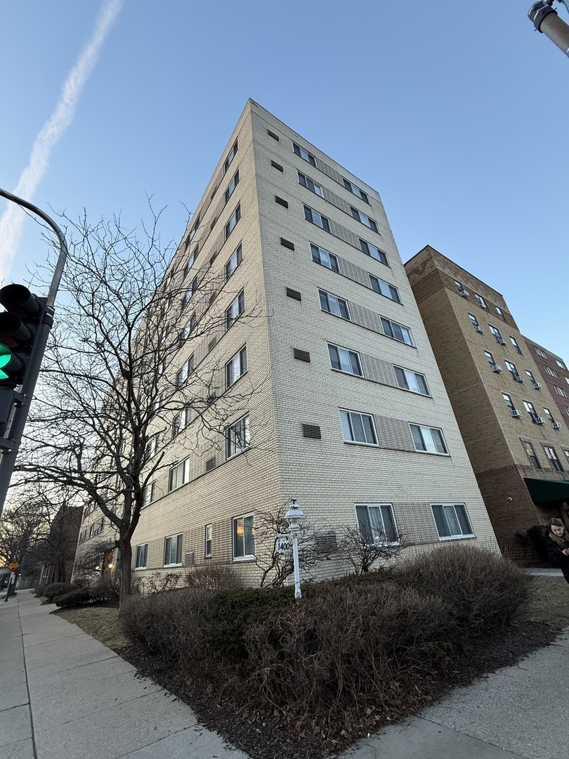 1400 chicago Avenue #804, Evanston, IL 60201
