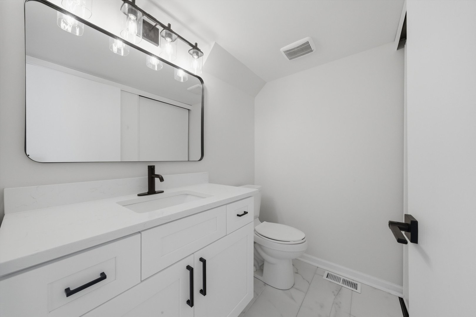 4465 Morton Road, Hanover Park, IL 60133