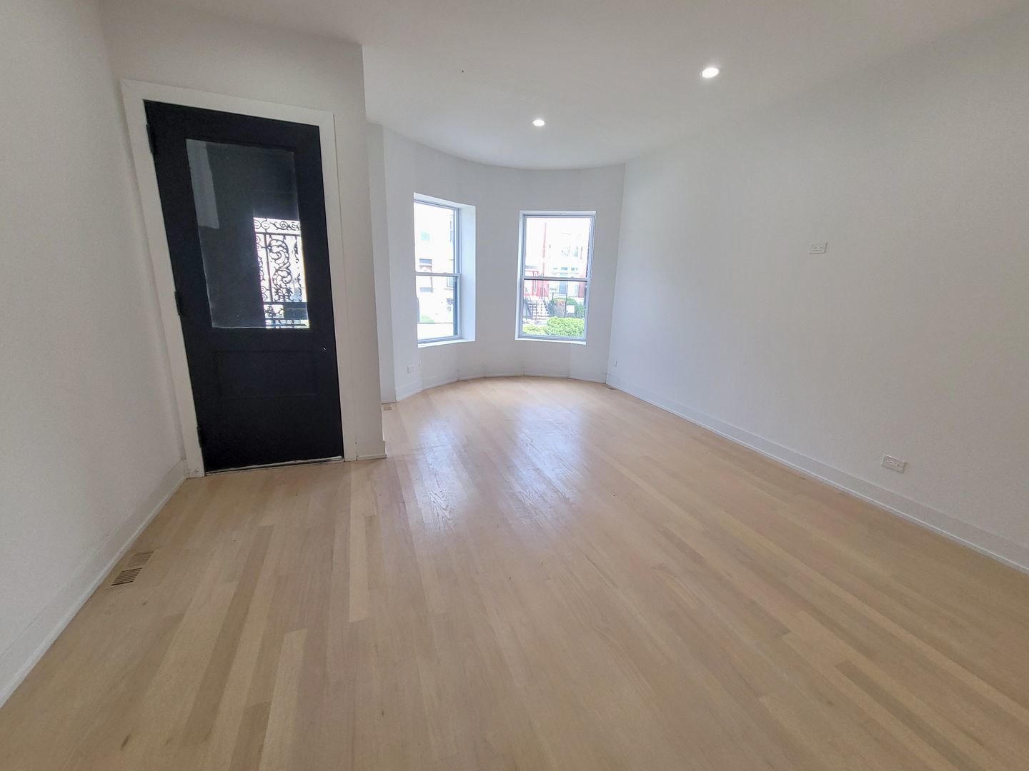 6442 S INGLESIDE Avenue, Chicago, IL 60637