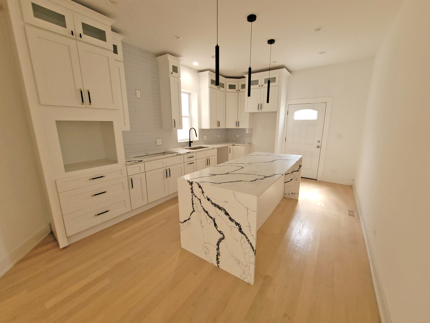 6442 S INGLESIDE Avenue, Chicago, IL 60637