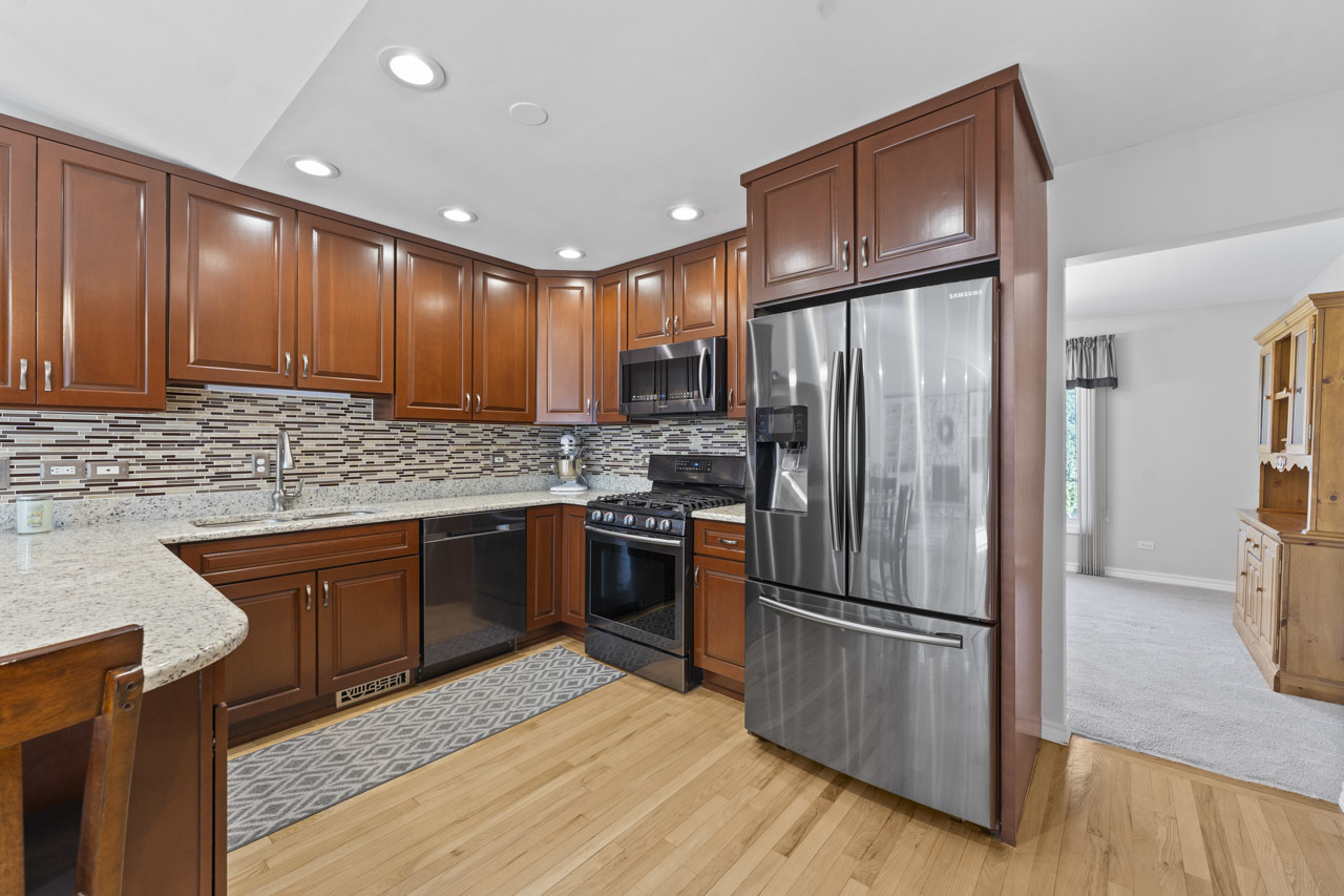 12205 Oakcrest Drive, Huntley, IL 60142