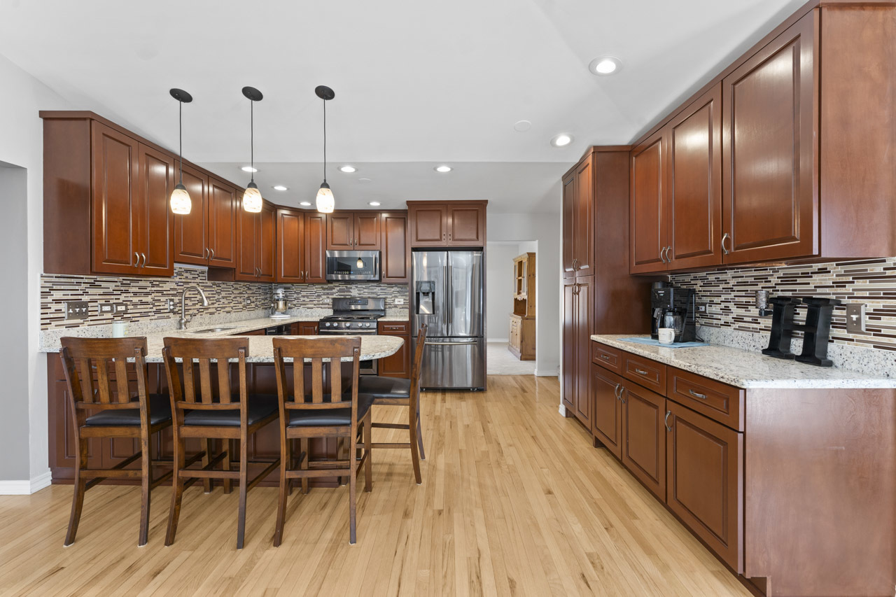 12205 Oakcrest Drive, Huntley, IL 60142