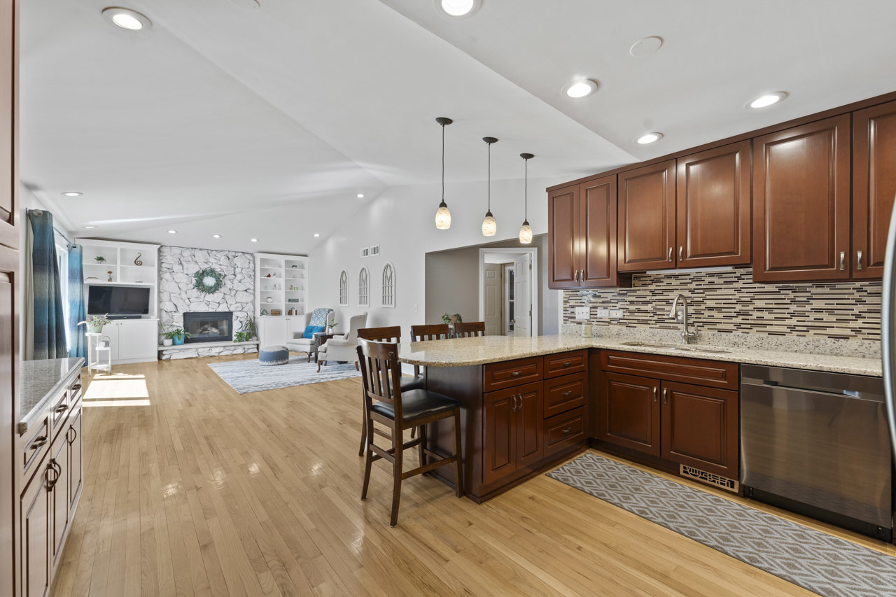 12205 Oakcrest Drive, Huntley, IL 60142