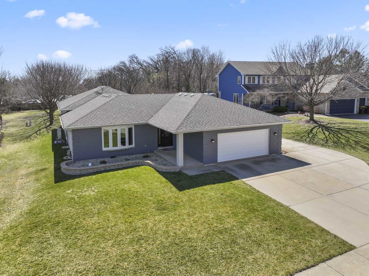 12205 Oakcrest Drive, Huntley, IL 60142