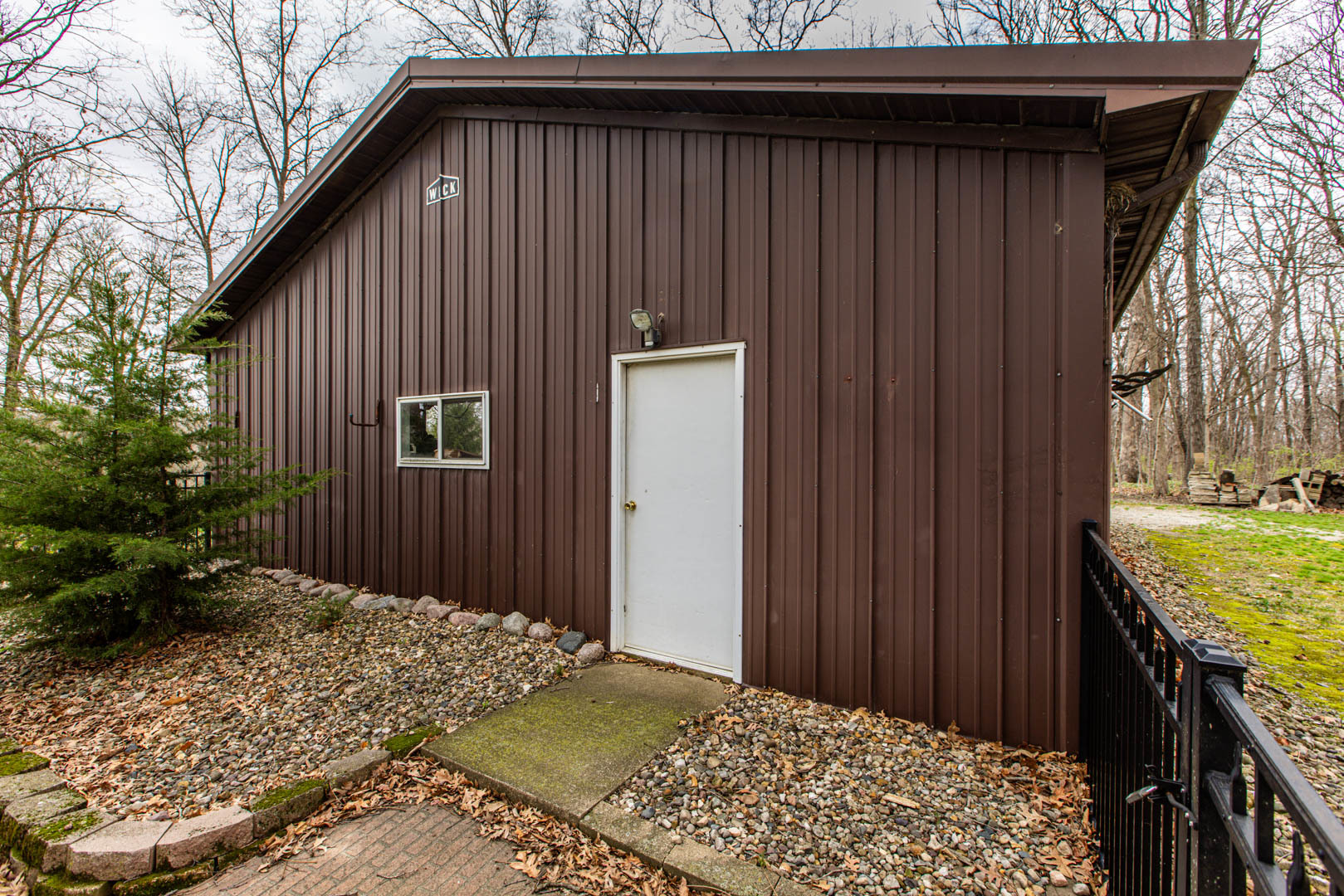 8908 E 1400 North Road, Bloomington, IL 61705