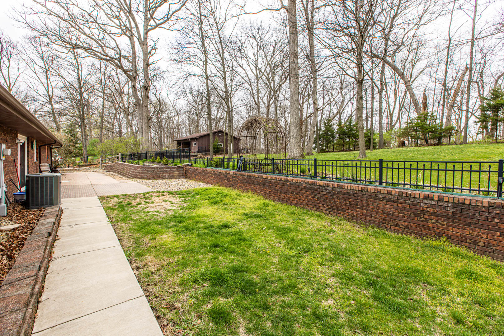 8908 E 1400 North Road, Bloomington, IL 61705