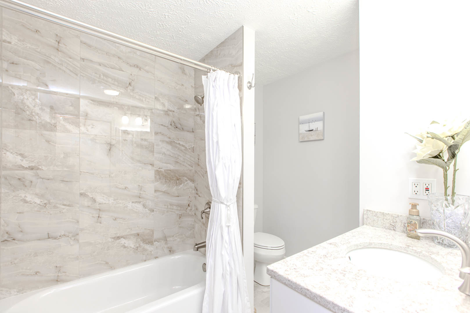 8908 E 1400 North Road, Bloomington, IL 61705