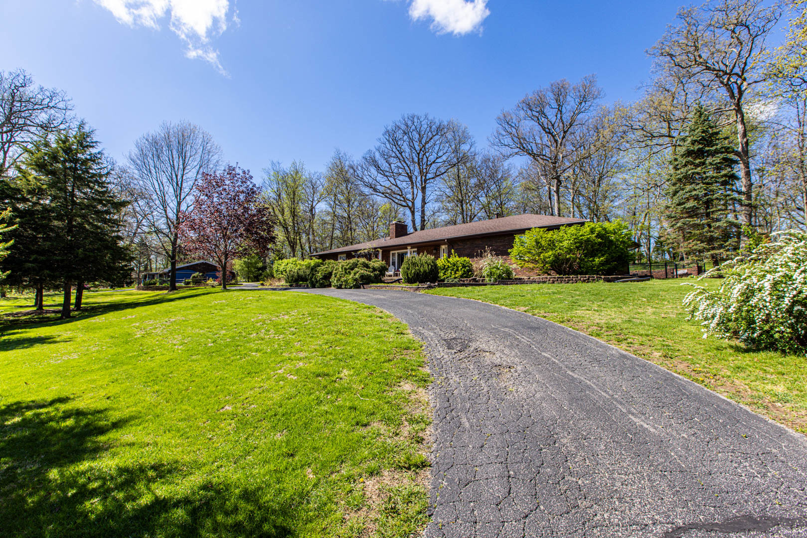 8908 E 1400 North Road, Bloomington, IL 61705
