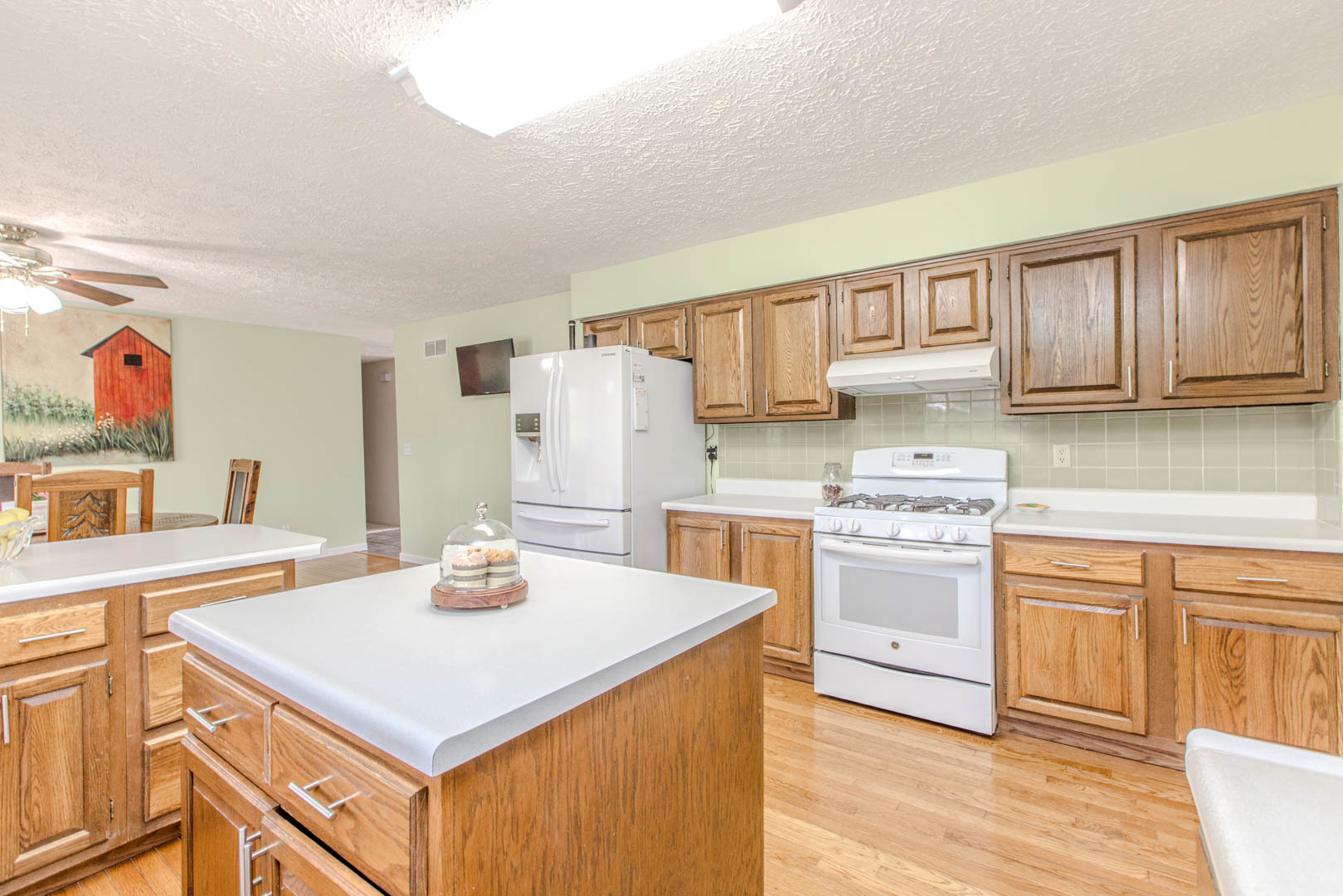 8908 E 1400 North Road, Bloomington, IL 61705