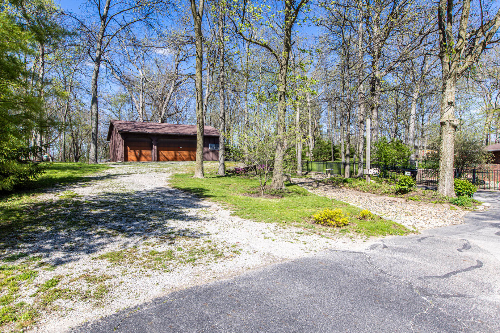 8908 E 1400 North Road, Bloomington, IL 61705