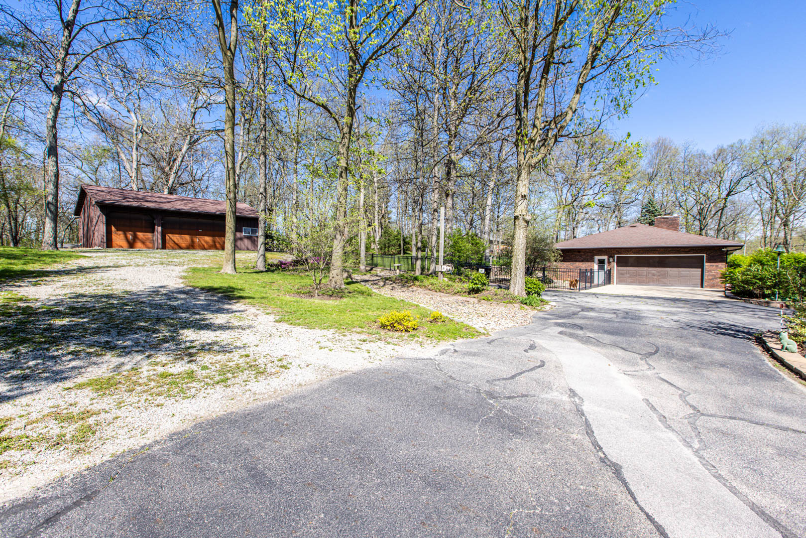 8908 E 1400 North Road, Bloomington, IL 61705