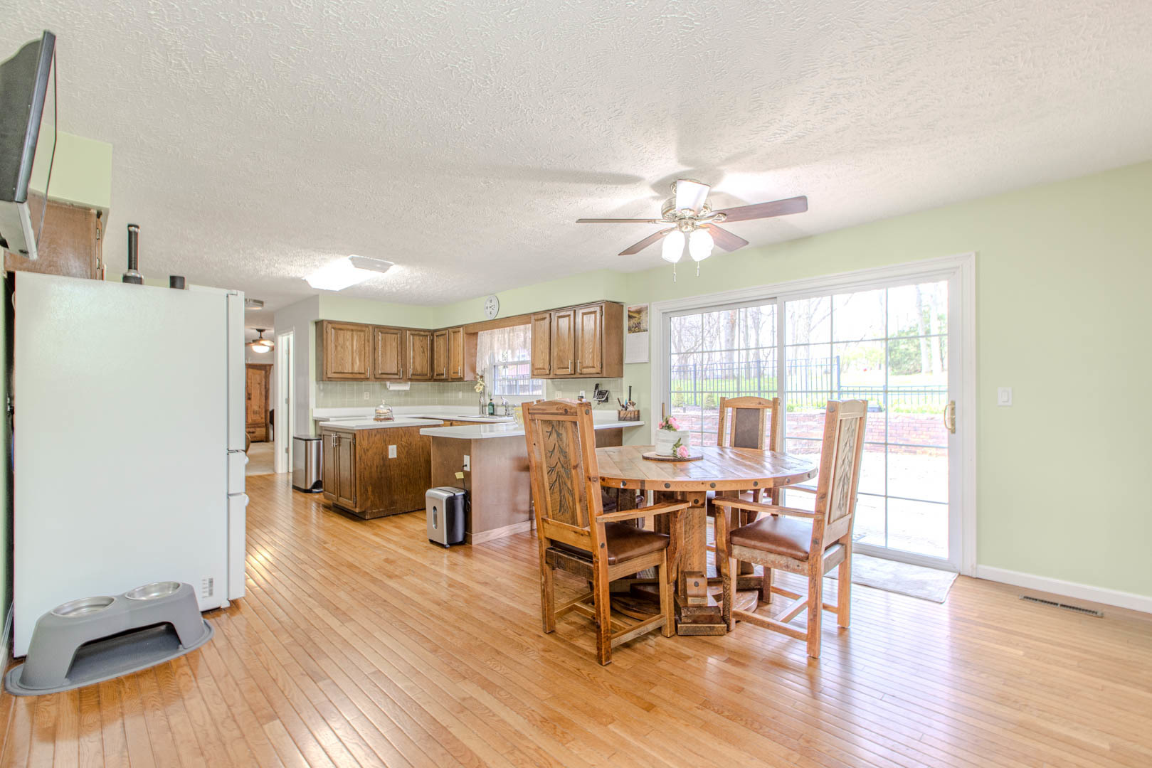 8908 E 1400 North Road, Bloomington, IL 61705