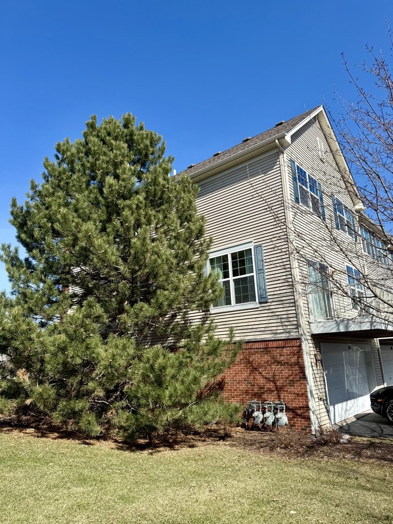 487 Town Center Boulevard, Gilberts, IL 60136