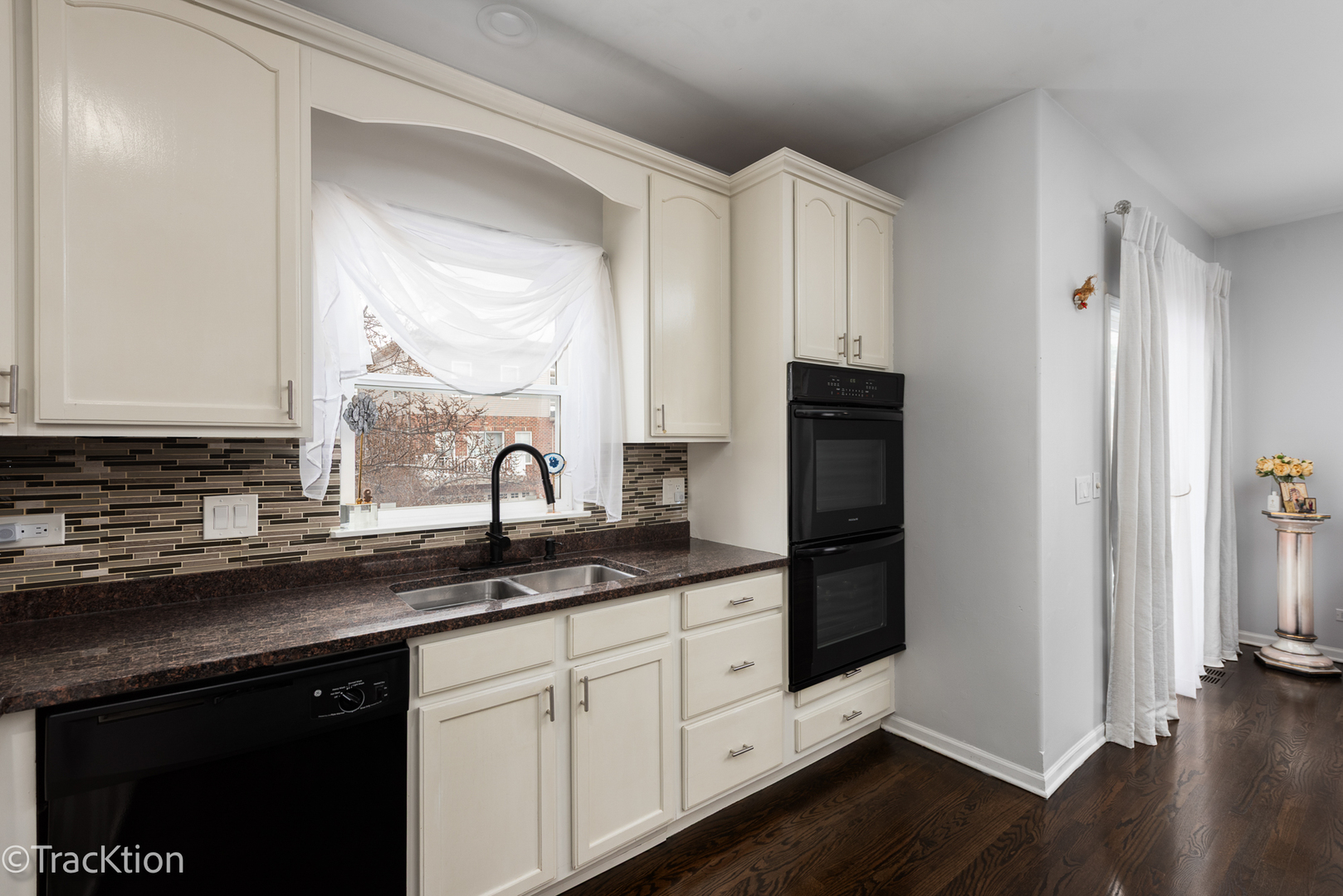 1139 River Bend Lane, Lisle, IL 60532