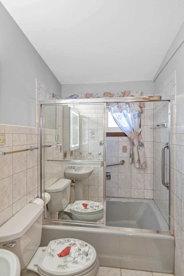 1505 S Stewart Avenue, Lombard, IL 60148