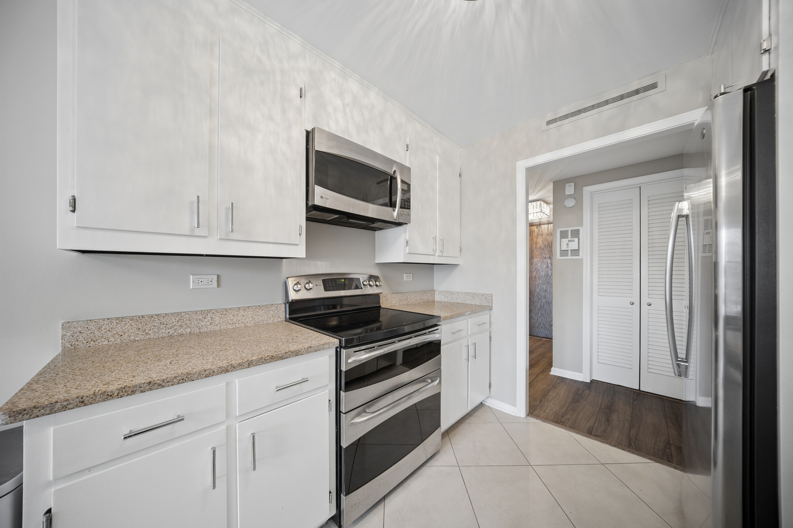 44 PARK Lane #232, Park Ridge, IL 60068