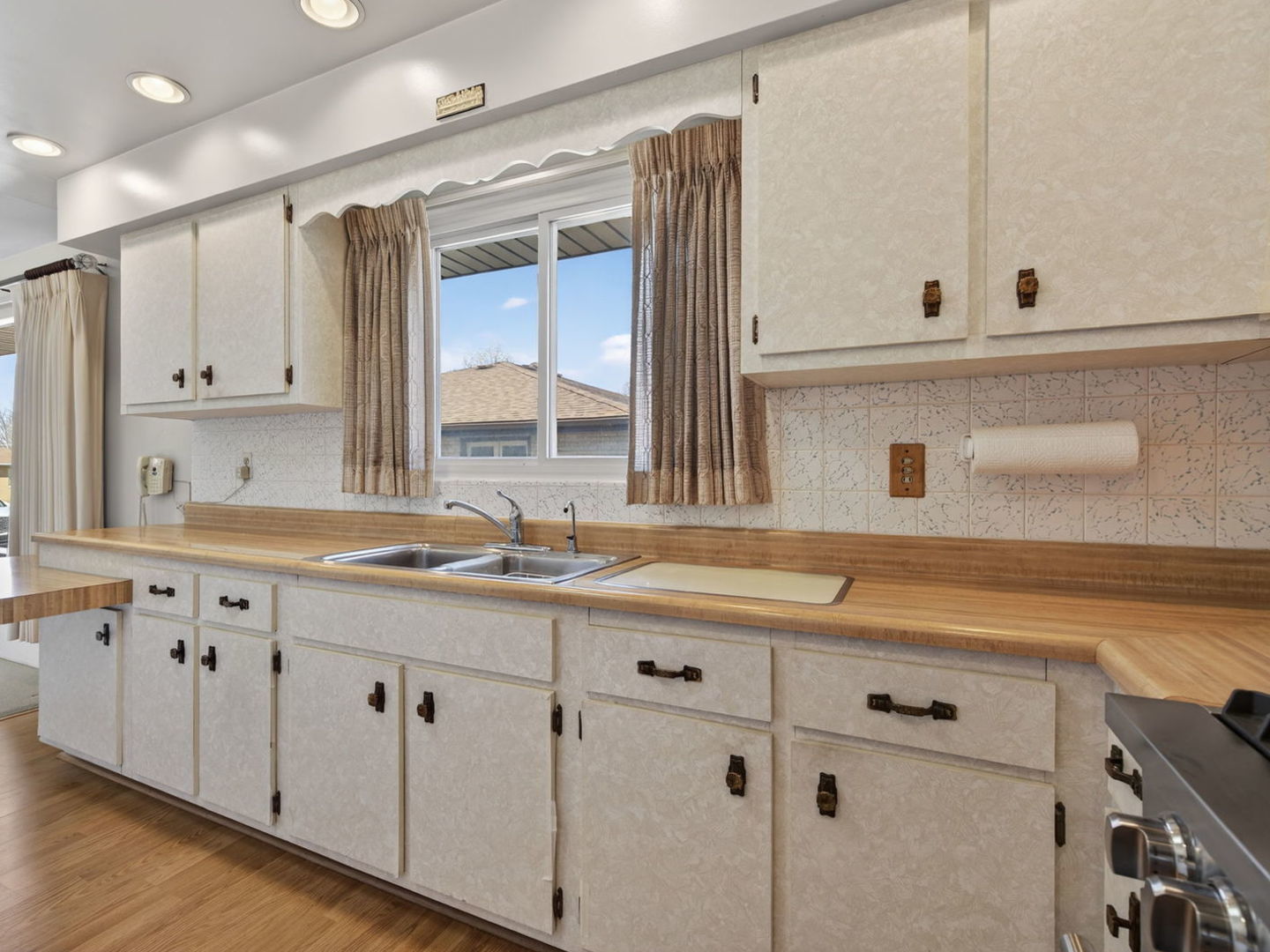 1200 N May Street, Joliet, IL 60435