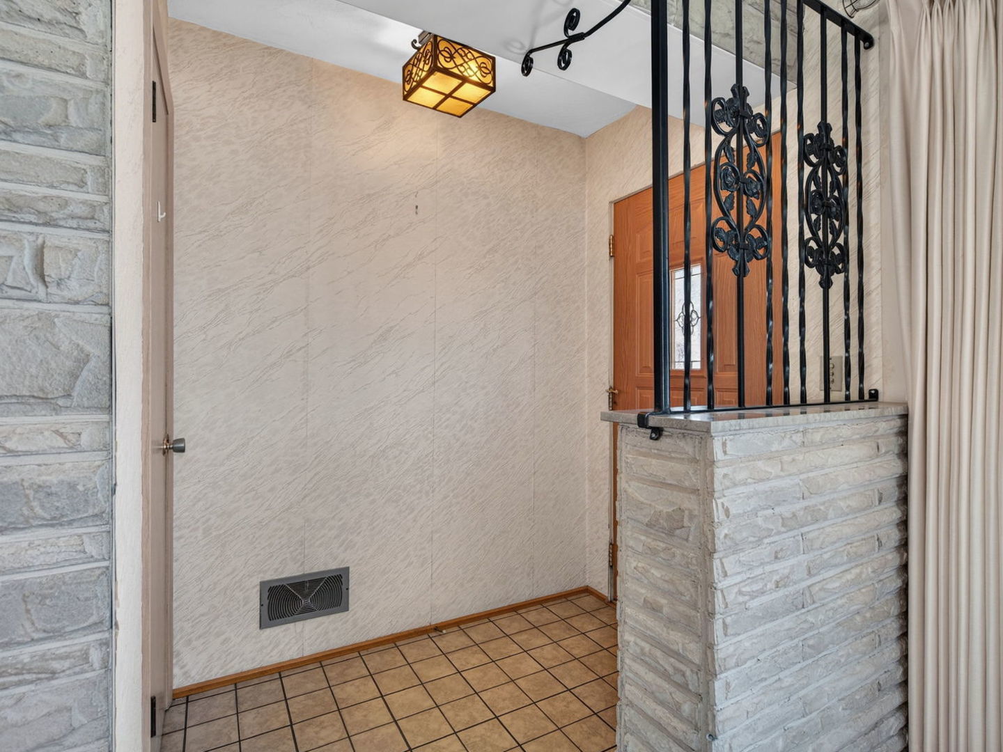 1200 N May Street, Joliet, IL 60435