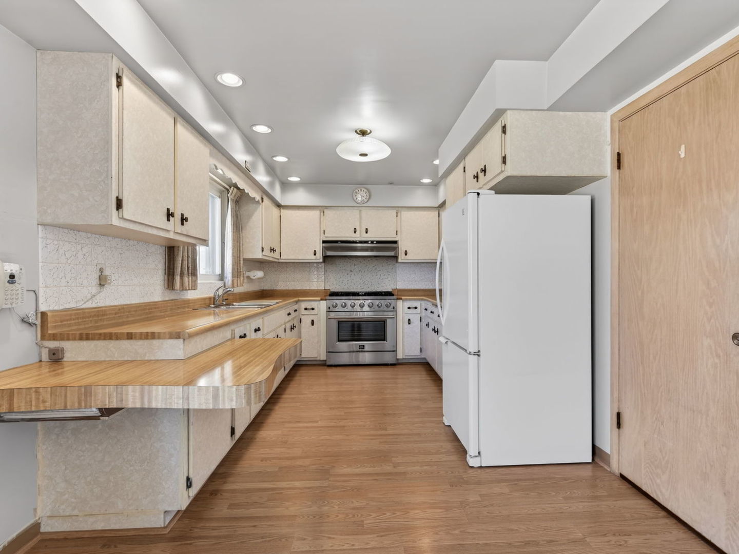 1200 N May Street, Joliet, IL 60435