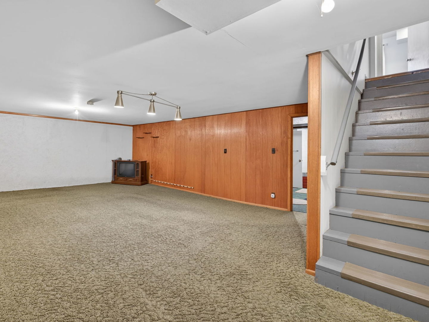 1200 N May Street, Joliet, IL 60435