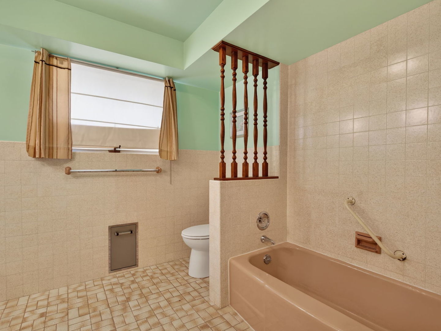 1200 N May Street, Joliet, IL 60435