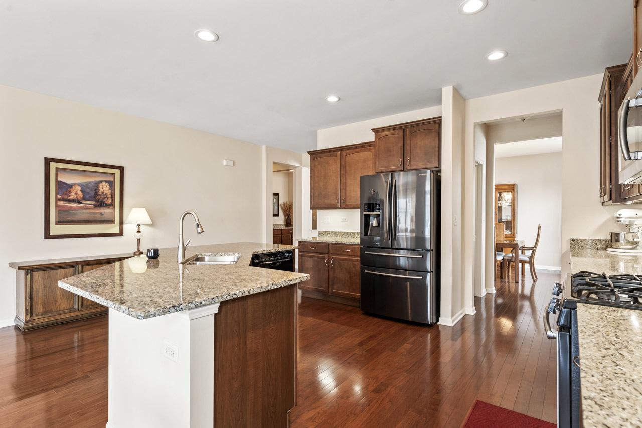 925 Prescott Lane, Pingree Grove, IL 60140