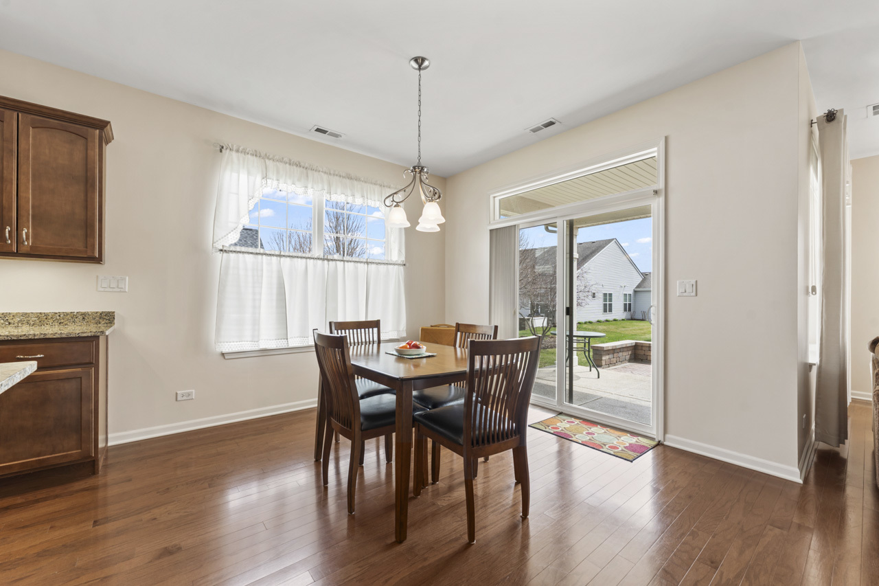 925 Prescott Lane, Pingree Grove, IL 60140