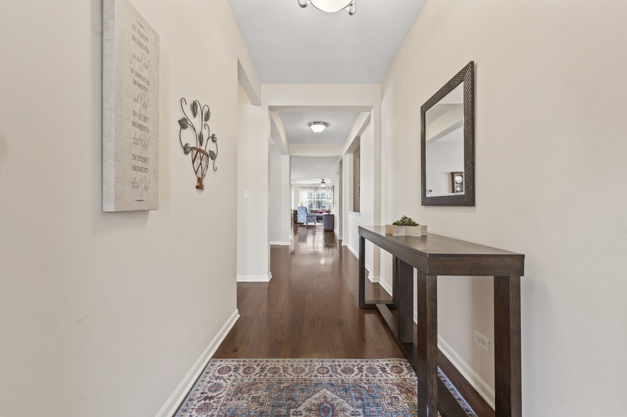 925 Prescott Lane, Pingree Grove, IL 60140