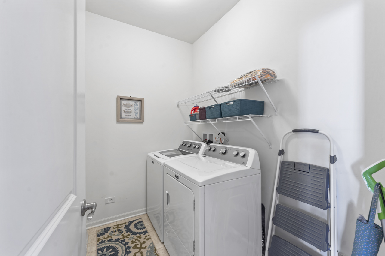 925 Prescott Lane, Pingree Grove, IL 60140