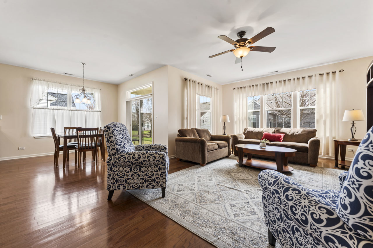 925 Prescott Lane, Pingree Grove, IL 60140