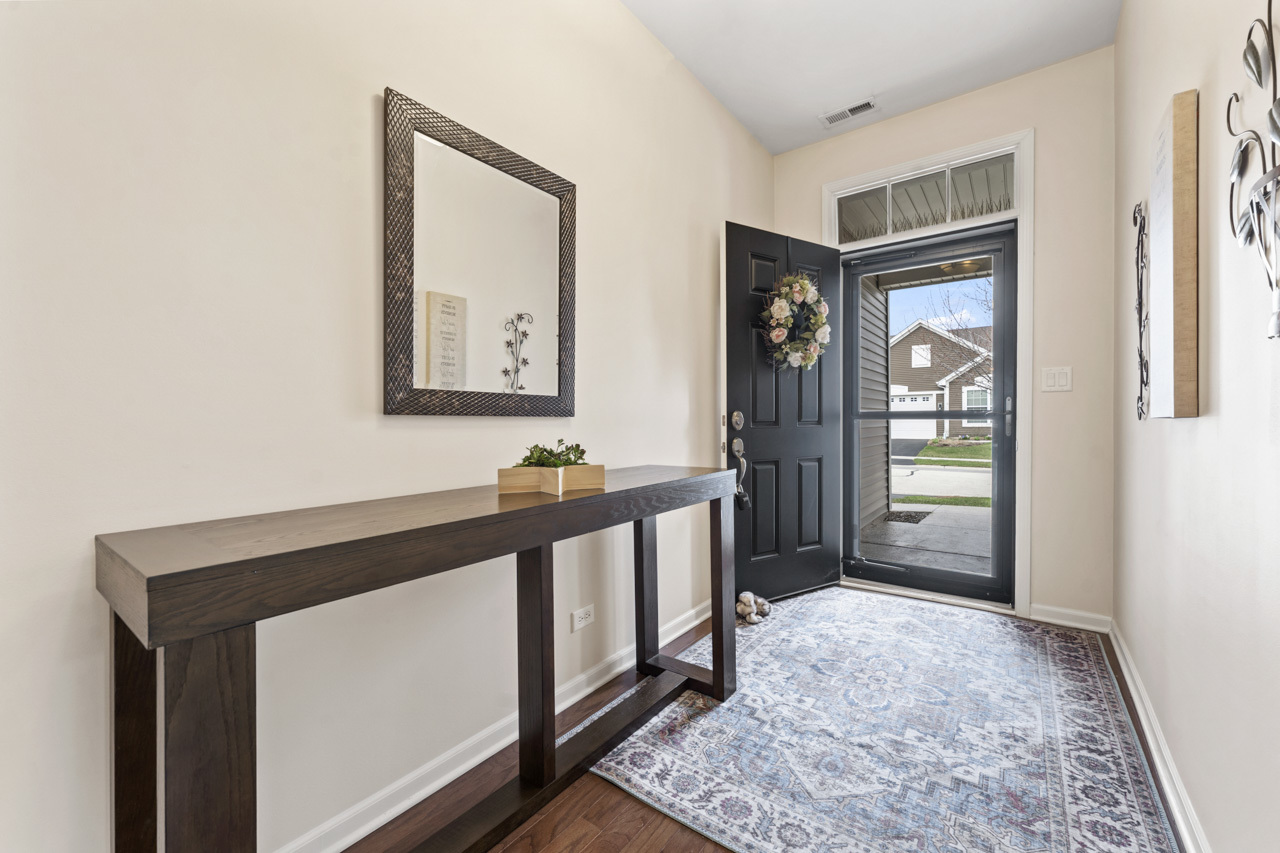 925 Prescott Lane, Pingree Grove, IL 60140