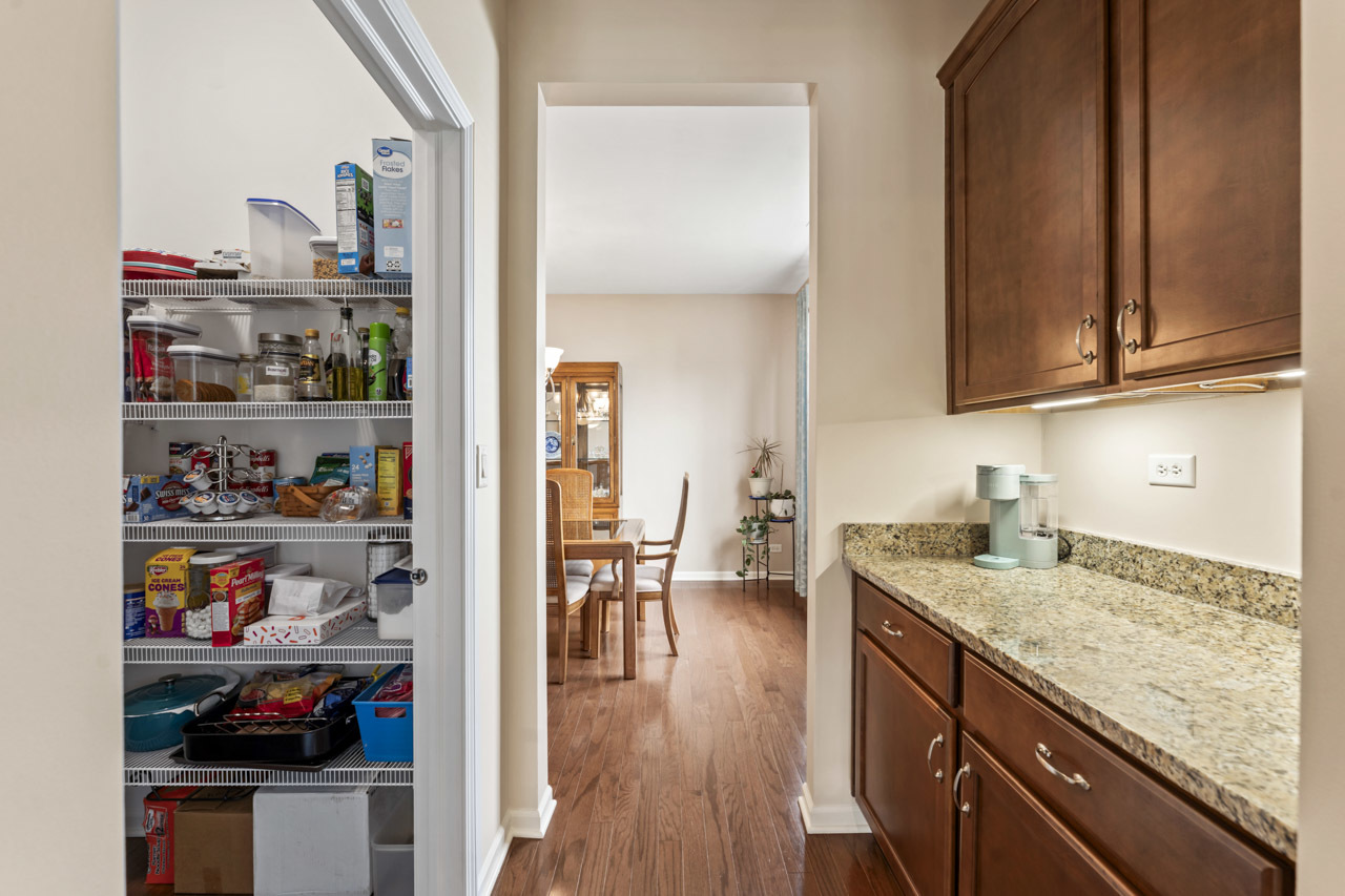 925 Prescott Lane, Pingree Grove, IL 60140