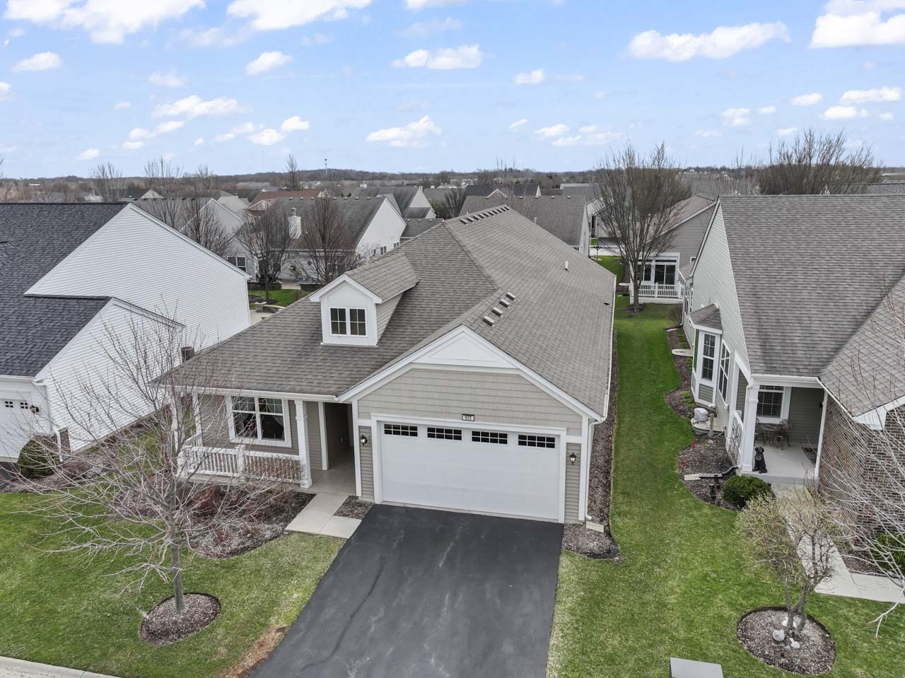 925 Prescott Lane, Pingree Grove, IL 60140