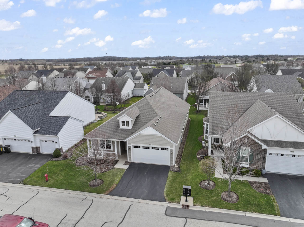 925 Prescott Lane, Pingree Grove, IL 60140