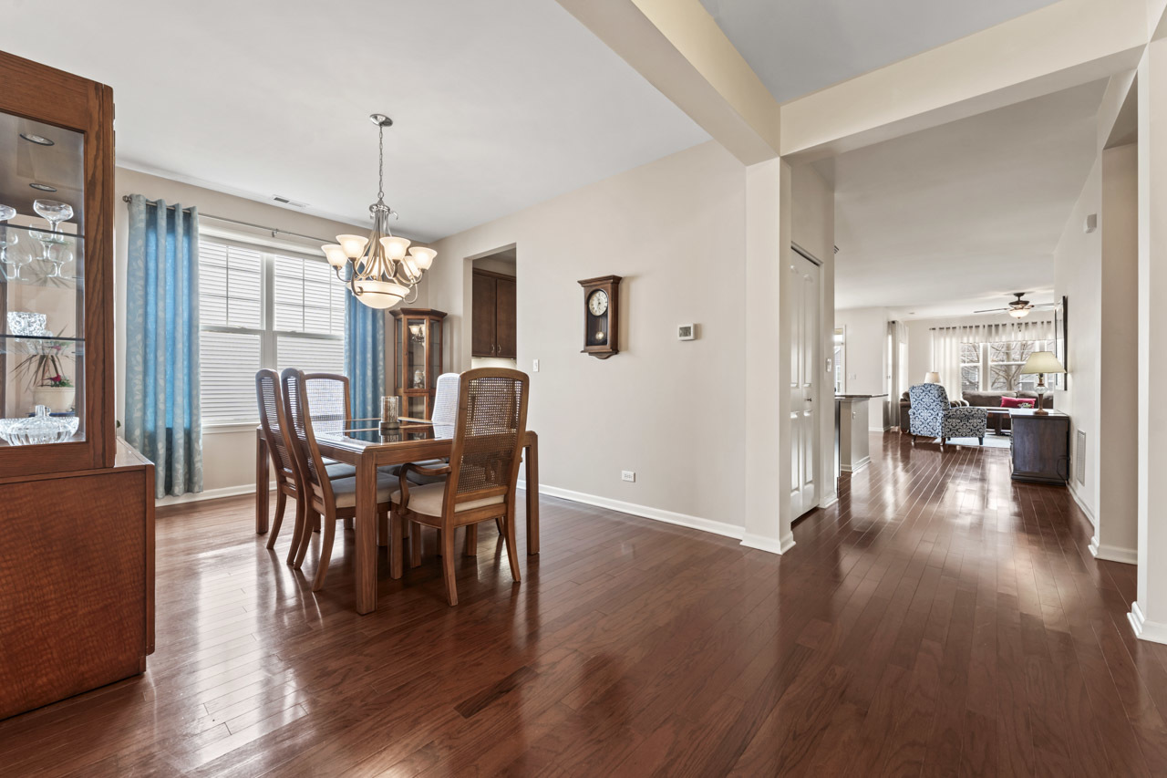 925 Prescott Lane, Pingree Grove, IL 60140