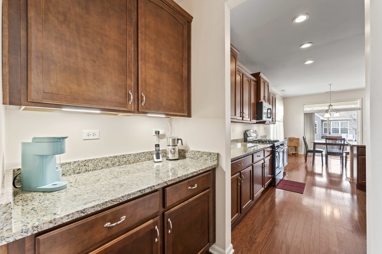 925 Prescott Lane, Pingree Grove, IL 60140